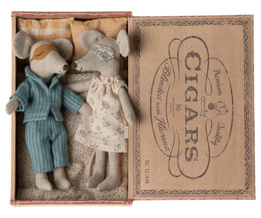 Maileg Mum & Dad in Cigar Box