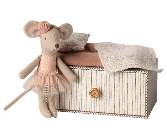 Dancing Mouse in Daybed, Little Sister